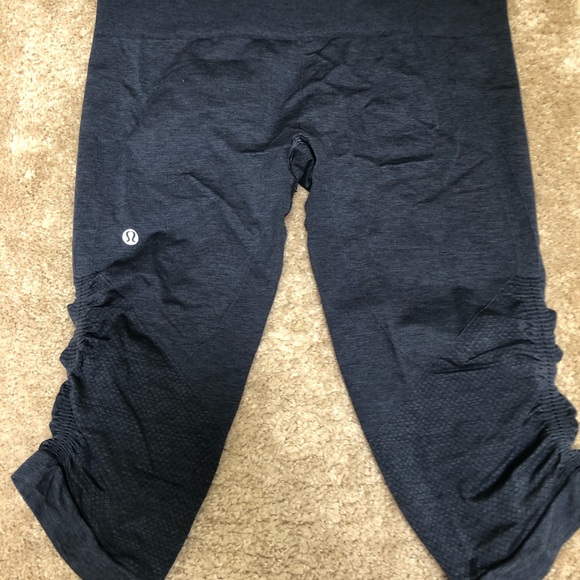 EUC Lululemon In The Flow crops - Picture 3 of 6